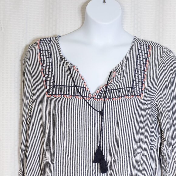 Old Navy Size XL The tunic shirt blue/white striped w/embroidered bodice - Picture 2 of 11
